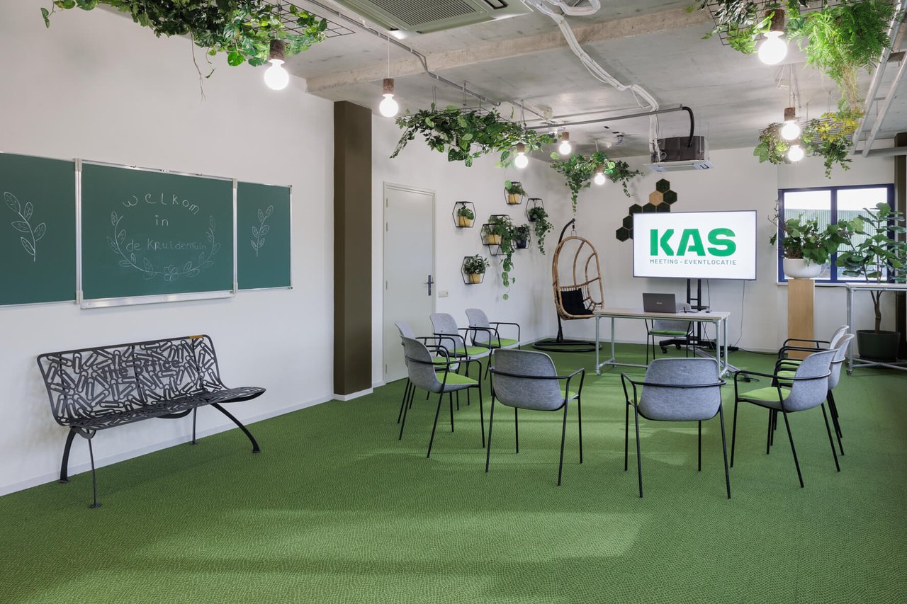 Binnentuin - Break-out zaal Kruidentuin met kring opstelling