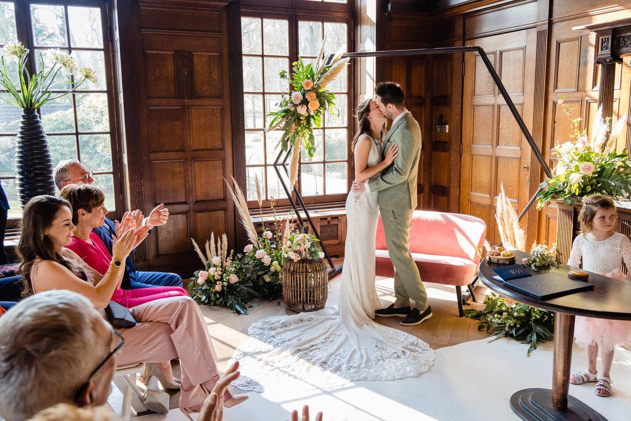 Ceremonie binnen 