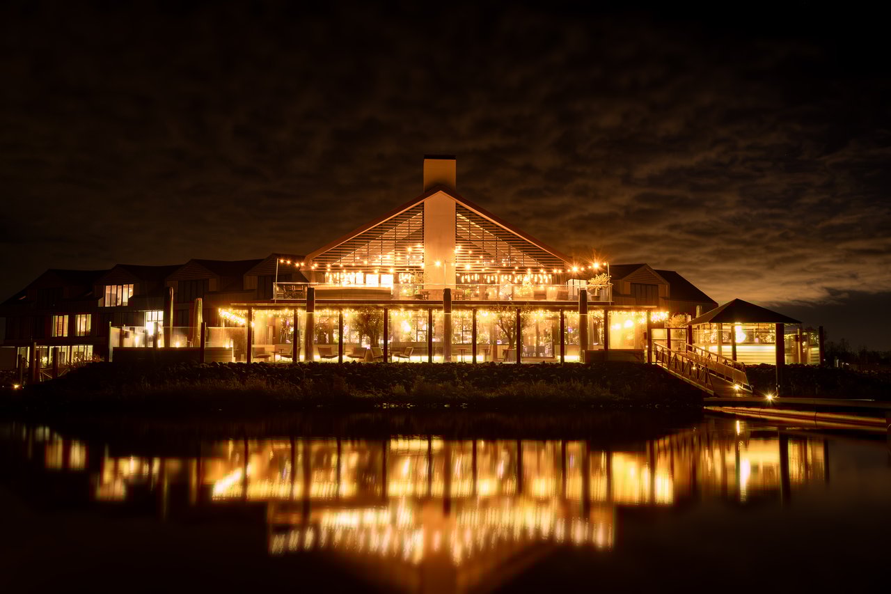 Eventroom boven by night