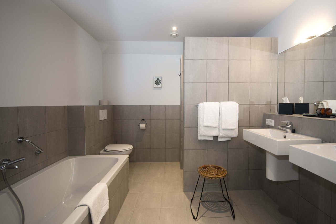 JuniorSuite3.jpeg