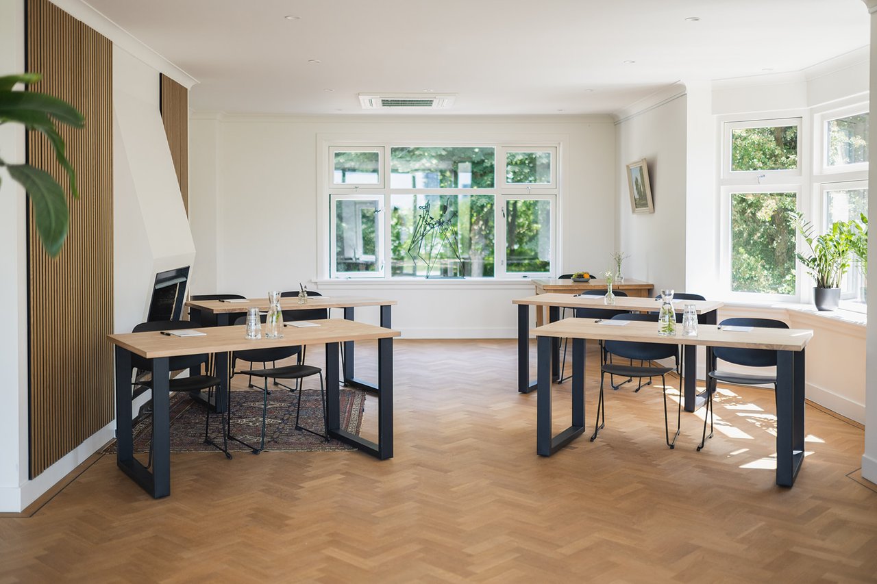 Schoolopstelling vergadering Josephinezaal