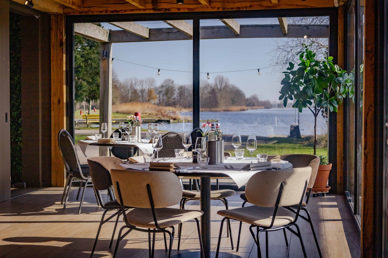 Diner in de Serre Lakehouse Binnenmaas  (1)