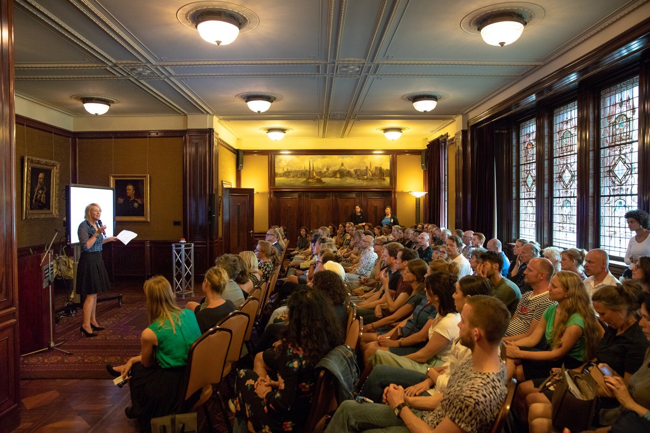 Conferentie in de Koningszaal, De Bazel Amsterdam