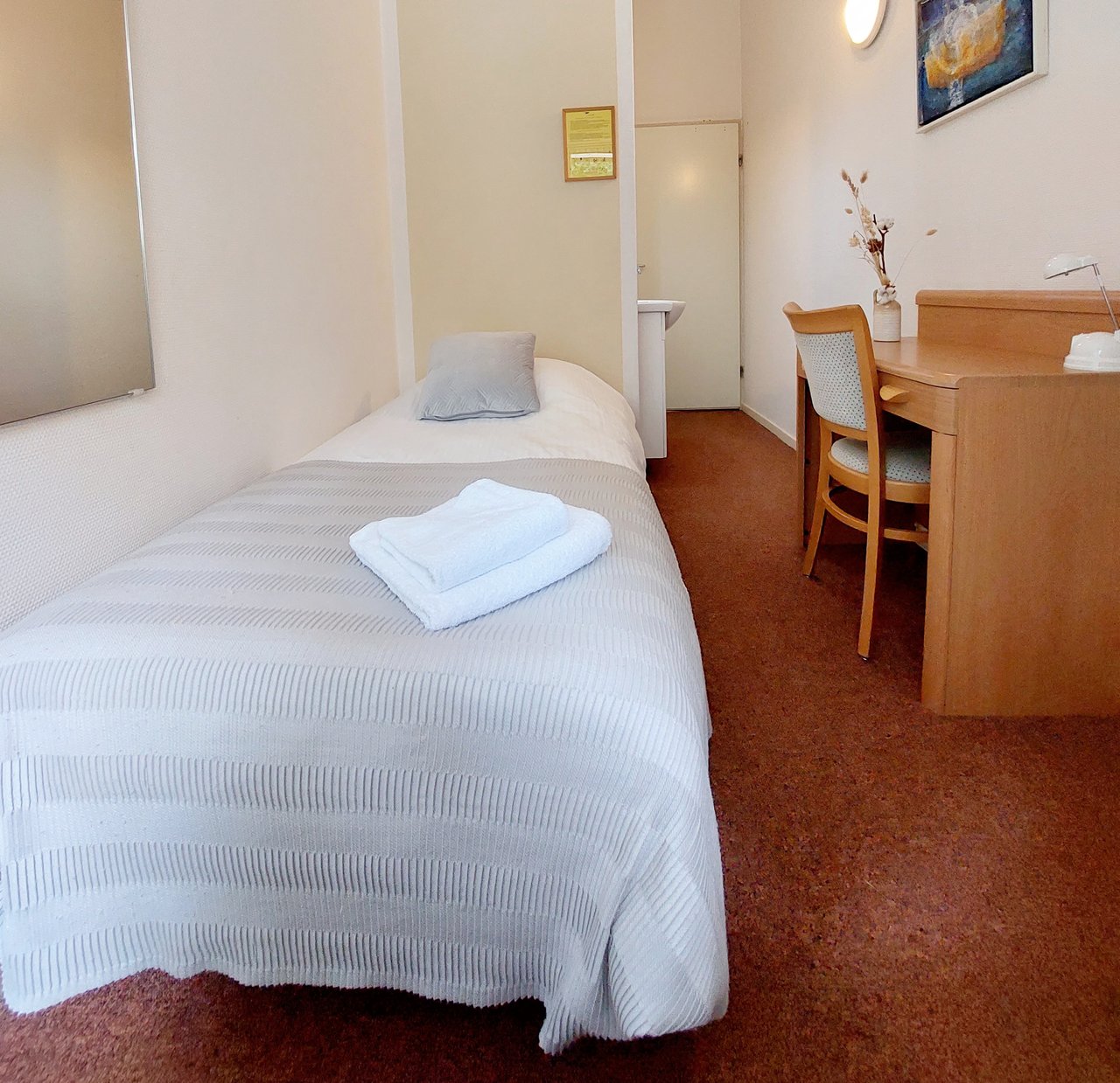  Eenpersoonskamer met douche en toilet hoofdgebouw