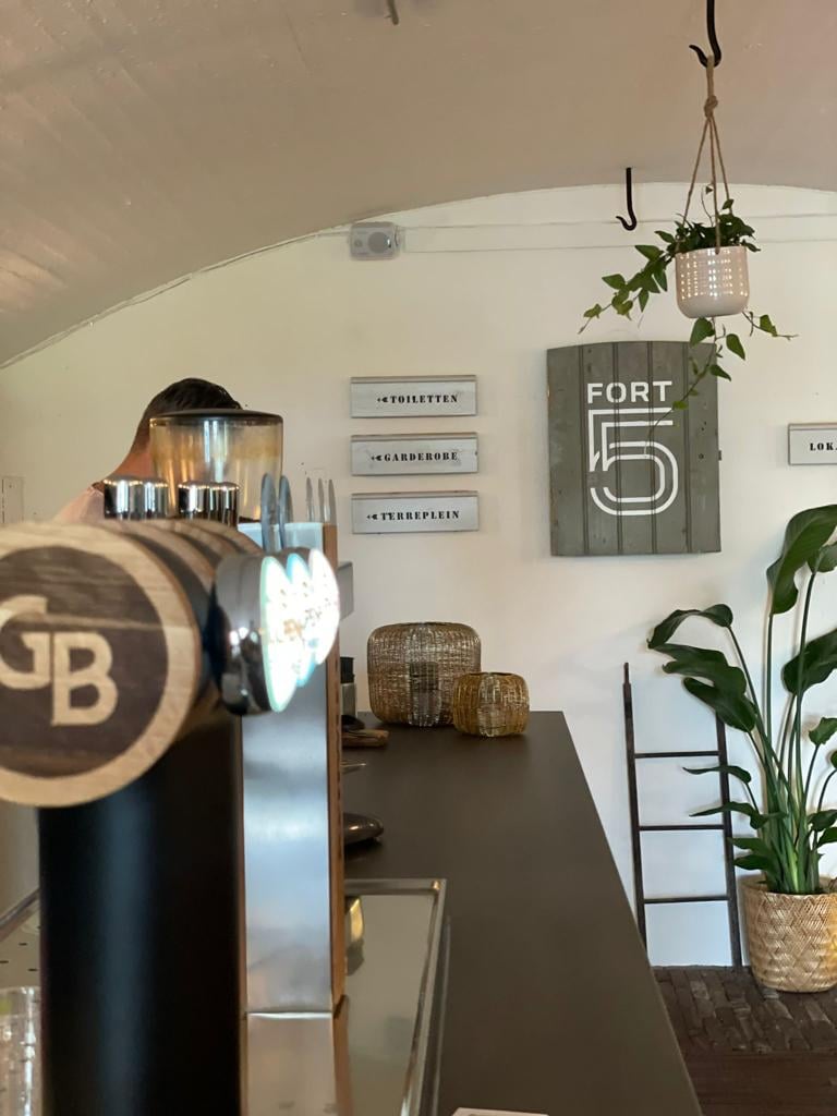 Bar binnen