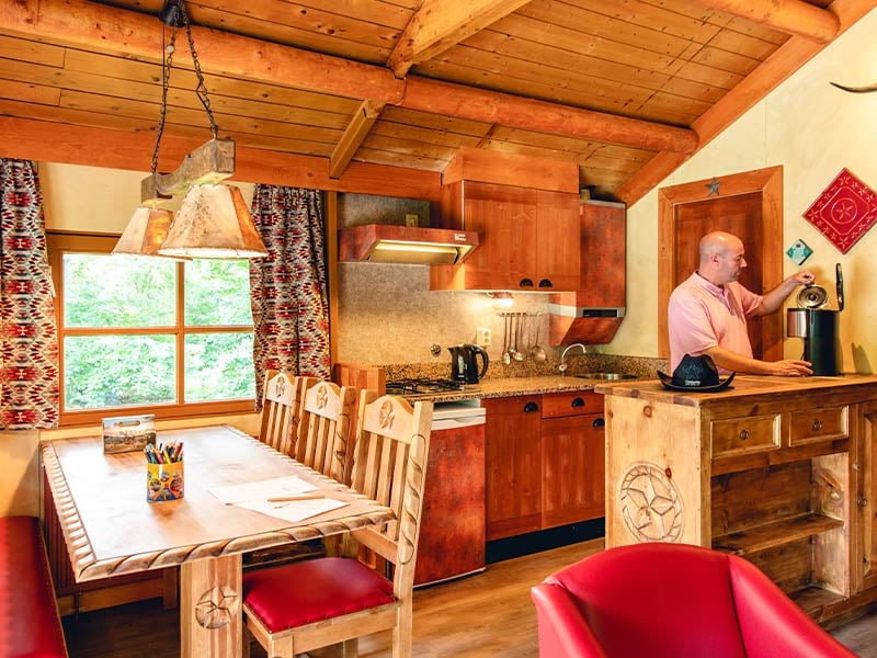 Cowboy Cottage - Zitruimte en Keuken