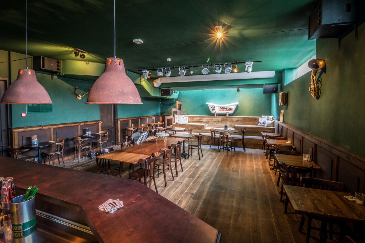 Happy's Bar 
