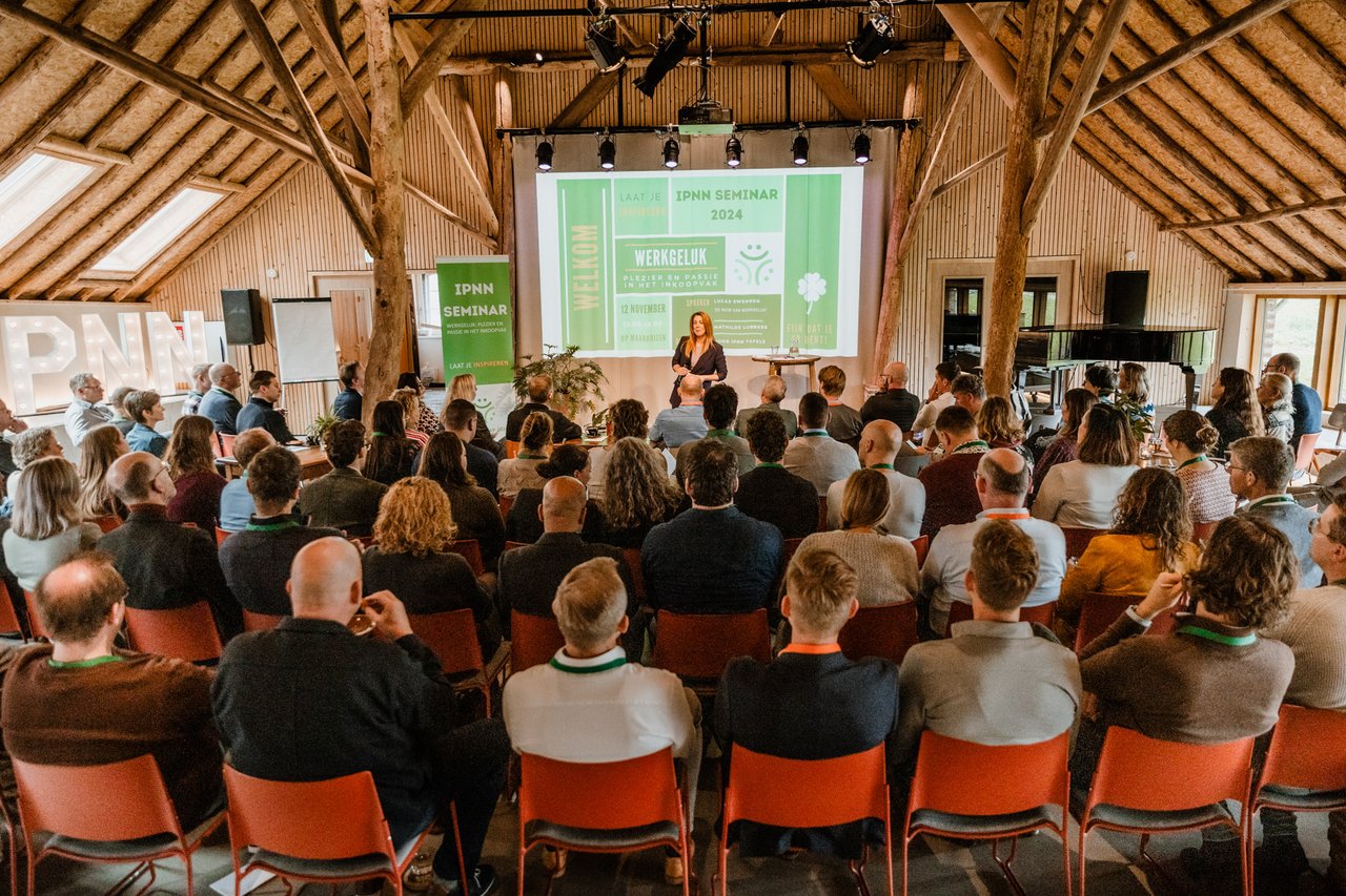 Bijeenkomst in theaterzaal 