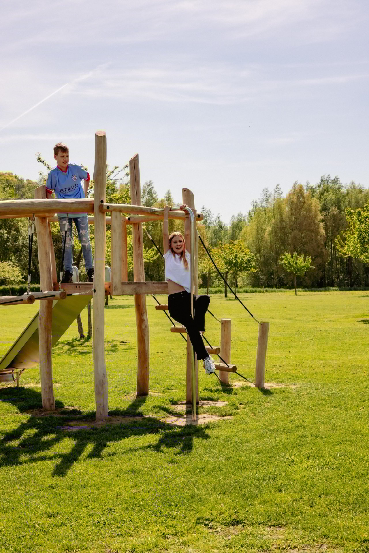 Speeltuin aangrenzend aan terras