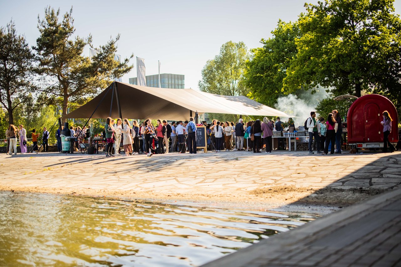 Summertent op het eventplein