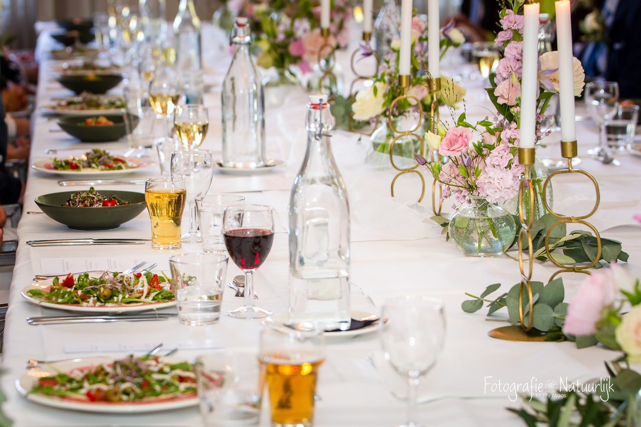 Dinertafel kasteel binnen (1)