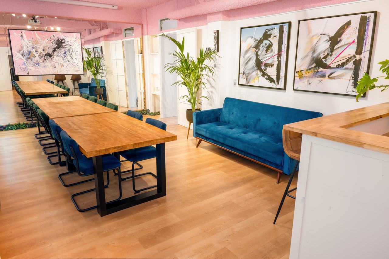Vergaderlocatie DeepSpace (warm) - 1.jpg