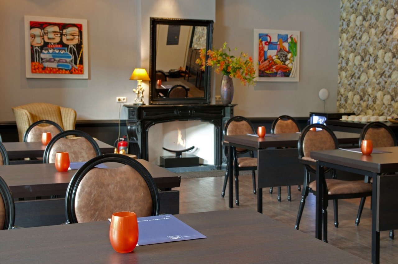 Boutiquezaal-I---open-haard-en-trendy