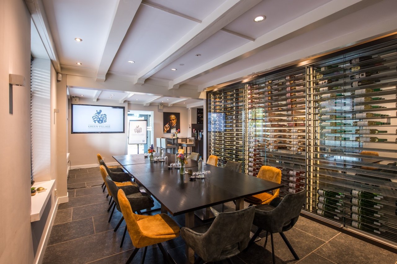 Winebar carre opstelling (2).jpg