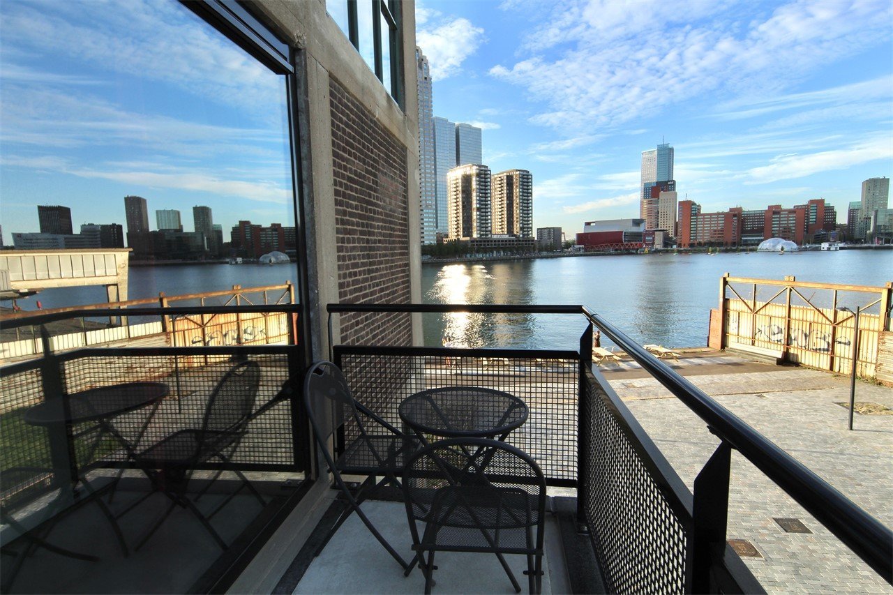Superior Room Red Balkon Bed, Bites & Business hotel Rotterdam