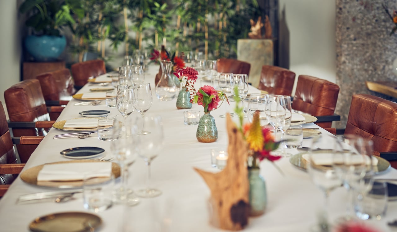 Poterne Kamer - Dining - Close-Up _2.jpg