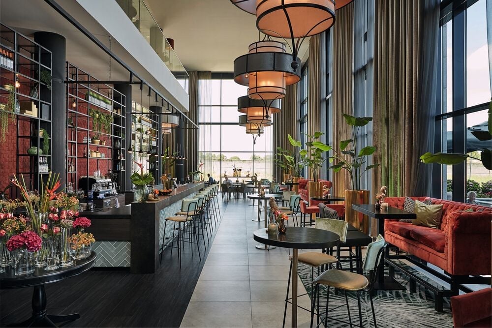extra-Lobbybar-4