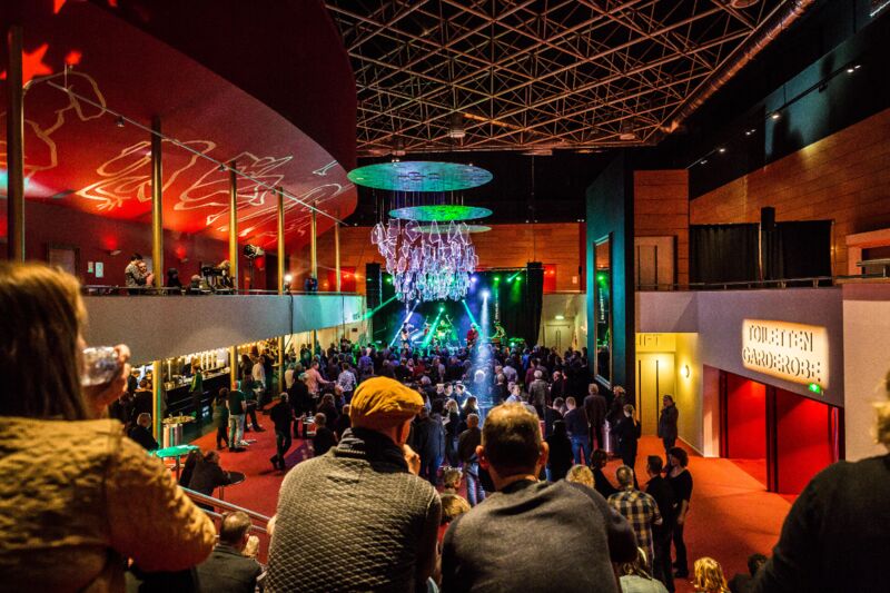 Bedrijfsfeest in Theaterfoyer  (2)