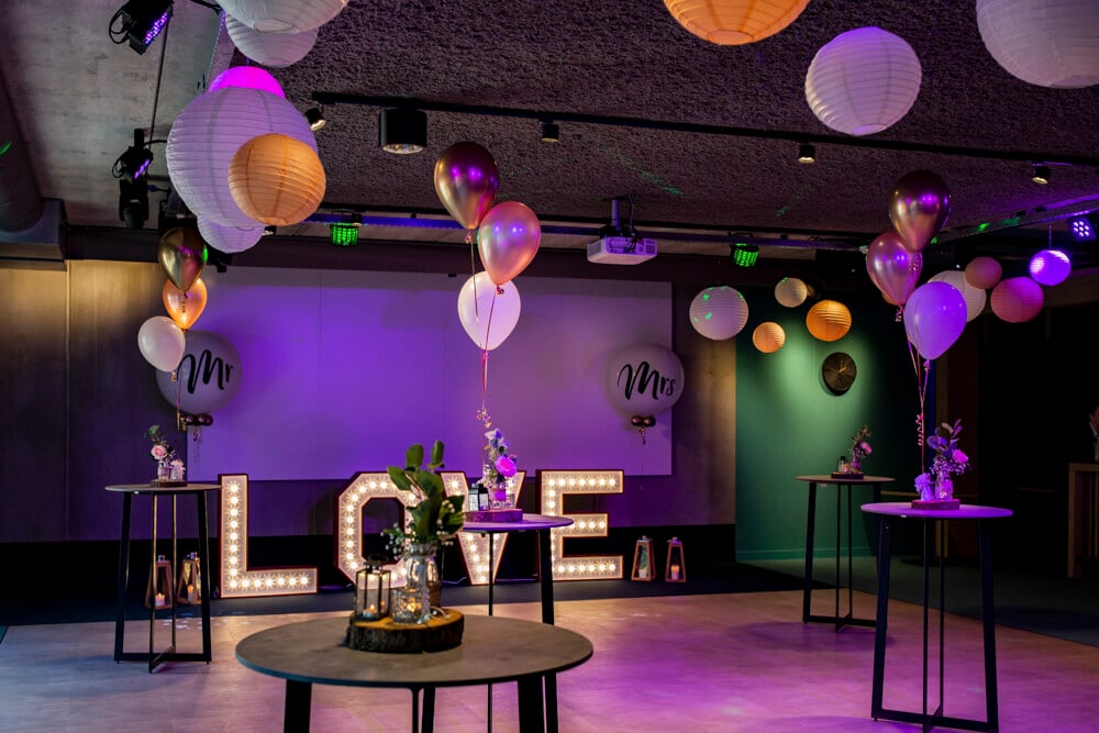 19-Basement-feest