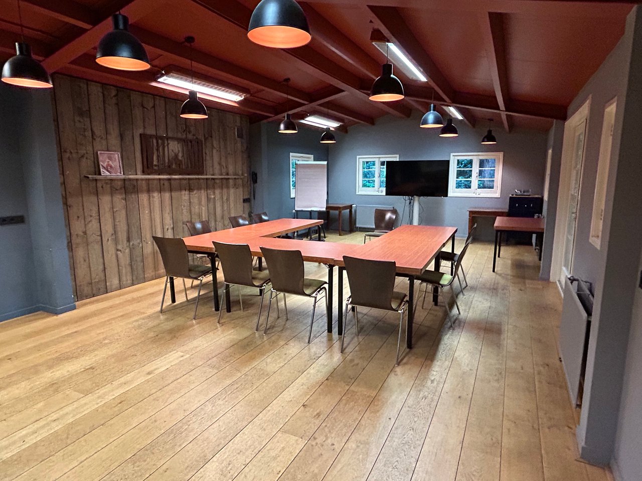 Lodge 2 (2)