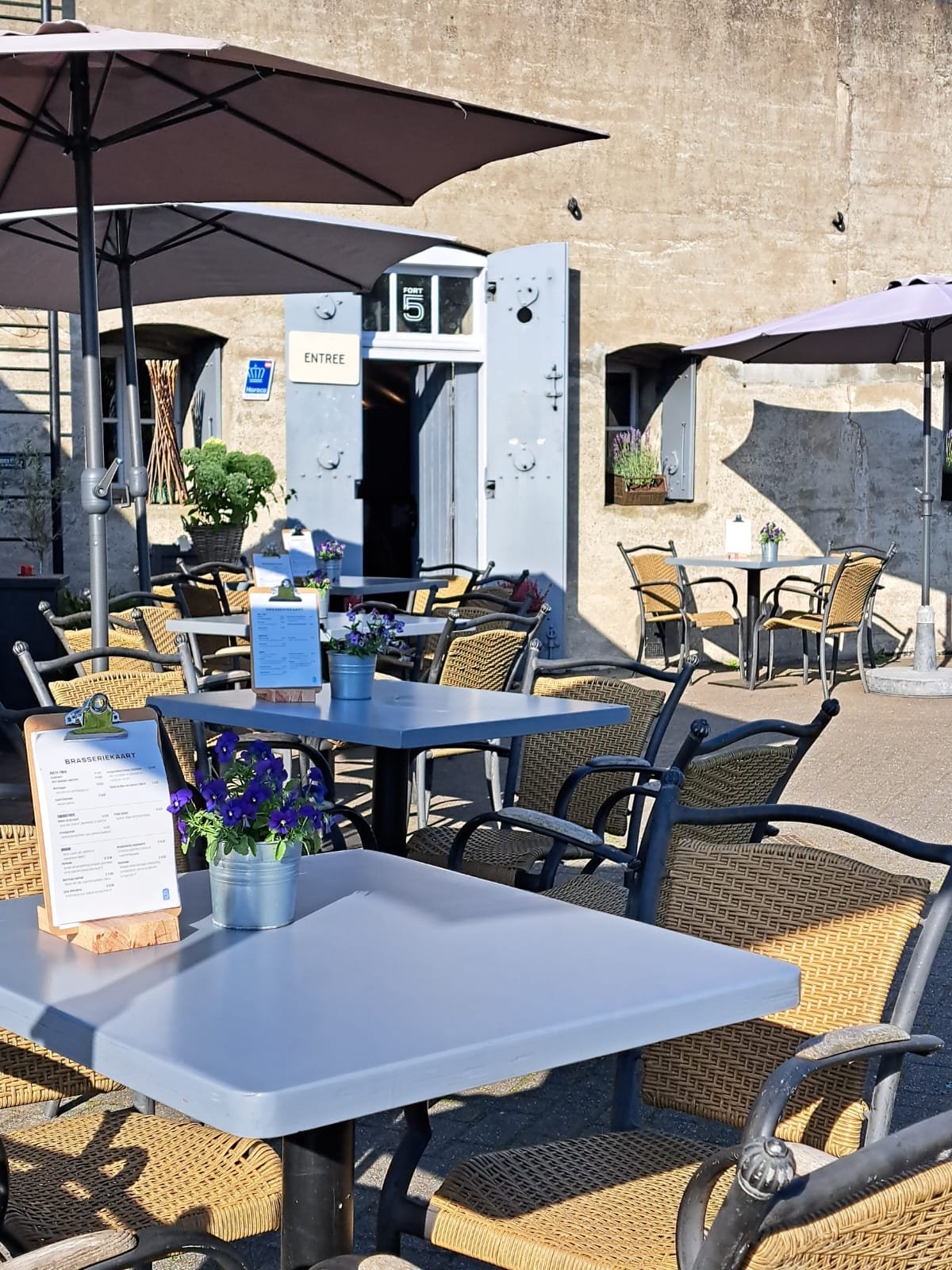 Terras voorzijde