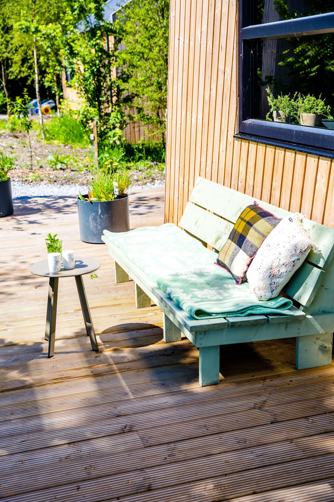 heerlijk terras in de ochtend-, en avondzon