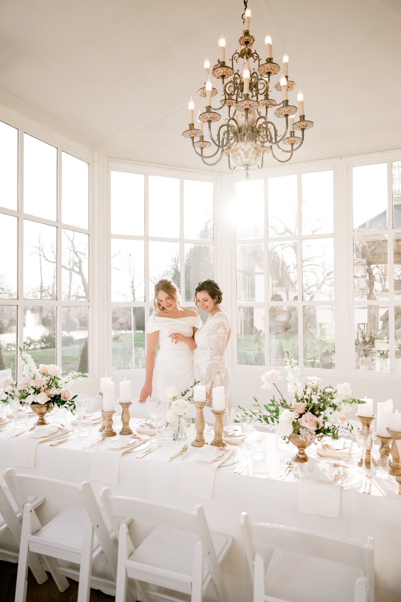 Dineropstelling in de serrezaal van Huis te Eerbeek 