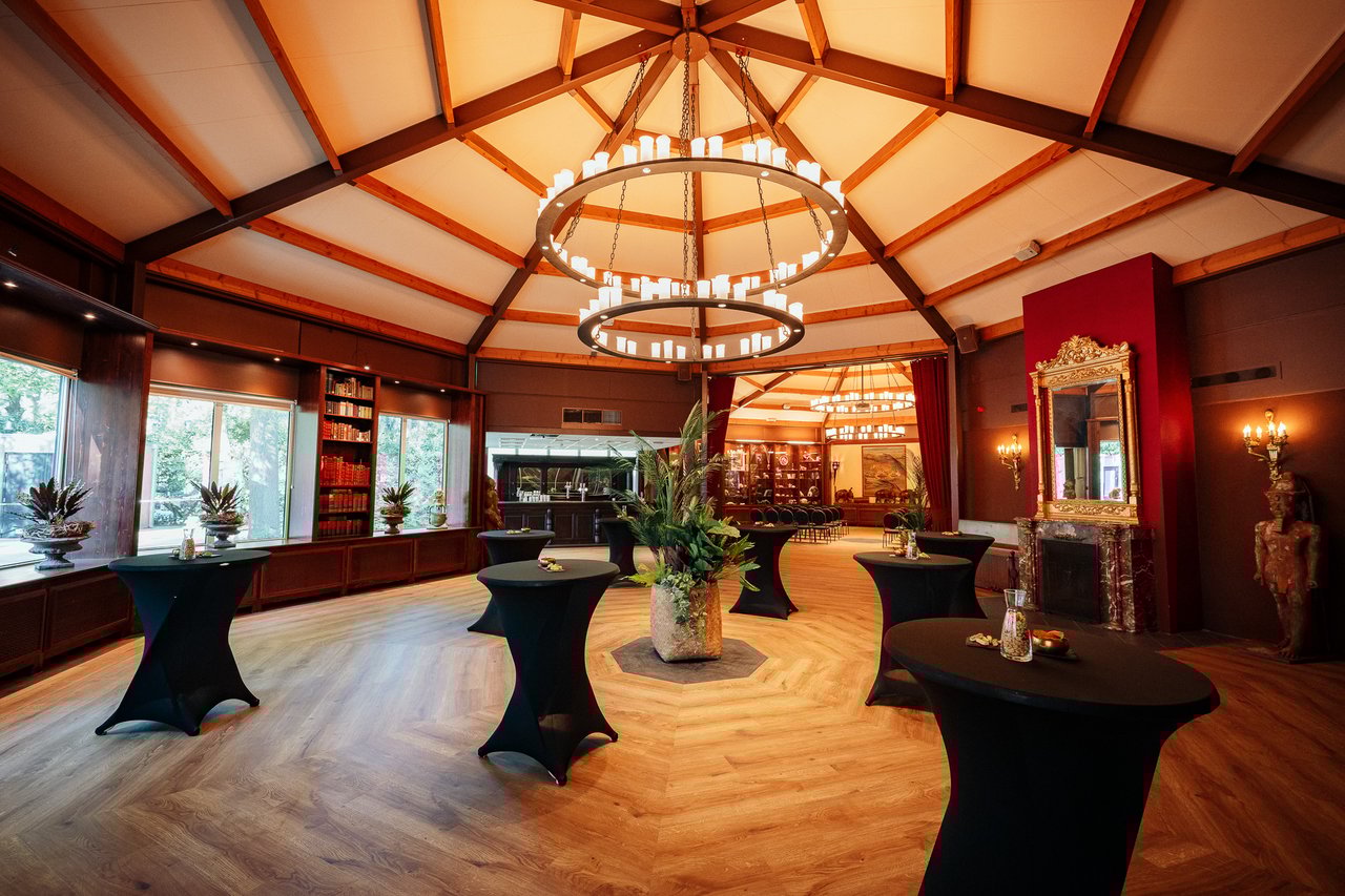 Salon (1)