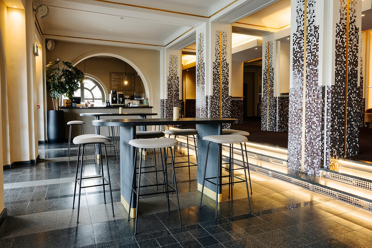 stadsschouwburg-haarlem-ontvangst-in-jos-brink-foyer-1.jpg