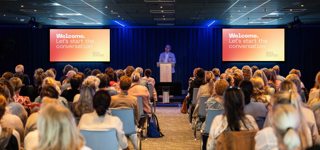 Expo Houten congresruimte.jpg