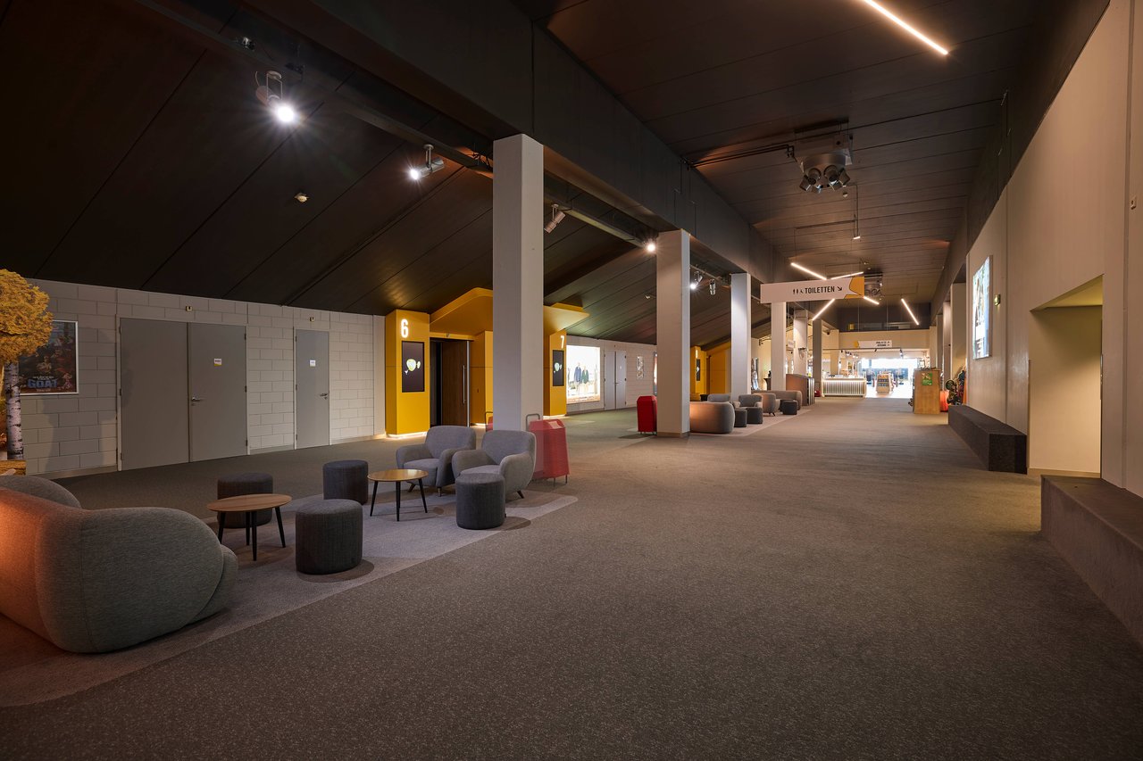 Pathe Stappegoor foyer.jpg