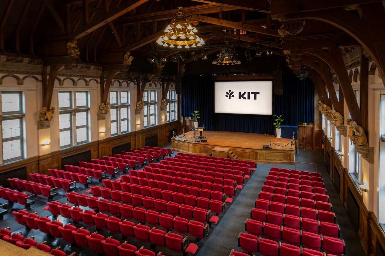 KIT_KONINGIN MÁXIMA ZAAL_02.jpg (1)