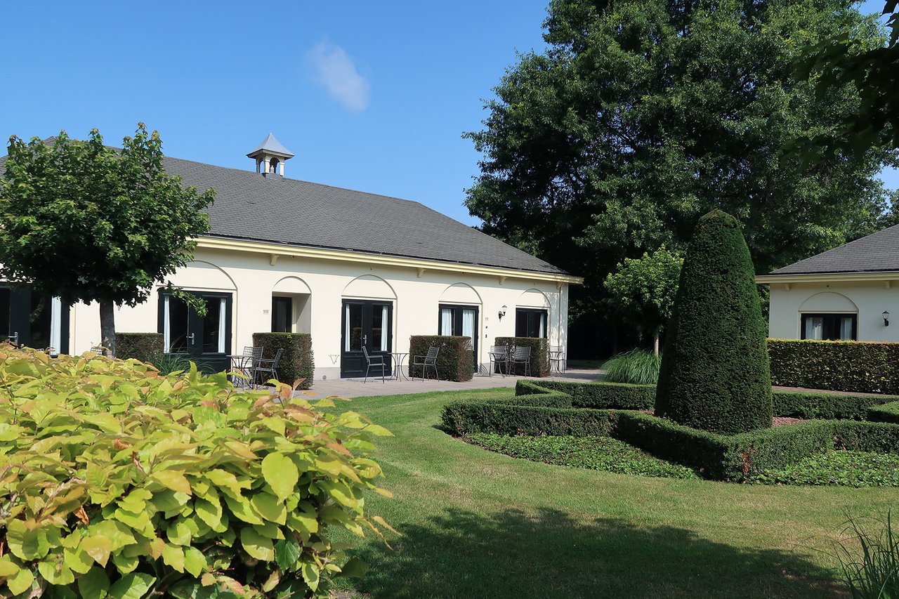 13.  Kasteel De Vanenburg - Deluxe kamer Twin - Hotel Veluwe - Hofje Van Pallandt_LR.jpg (1)