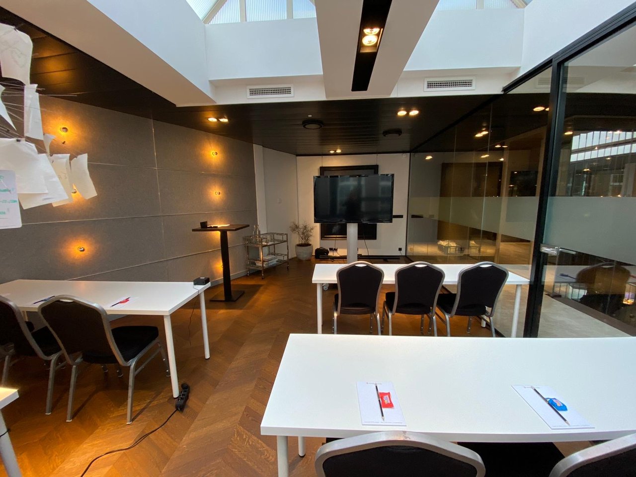 Lampjes, classroom set-up 2.JPG
