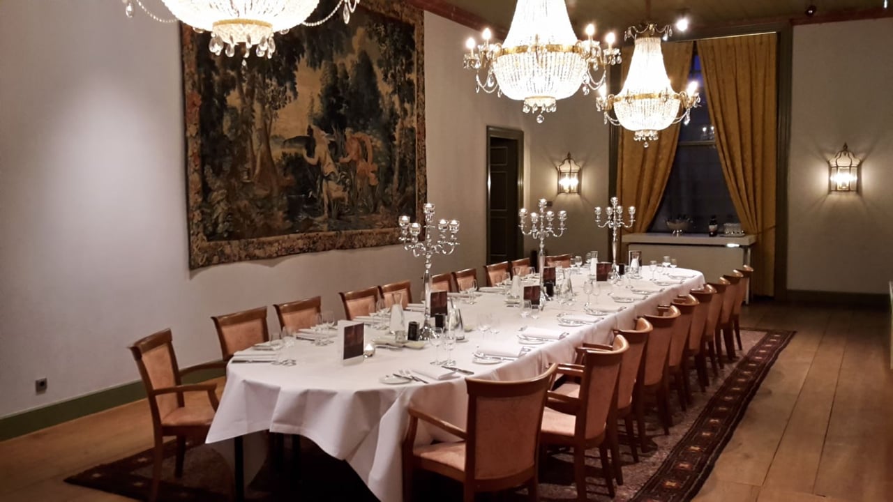 diner opstelling lange ovale tafel 