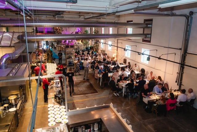 Bruiloft in Het Lokaal dineropstelling