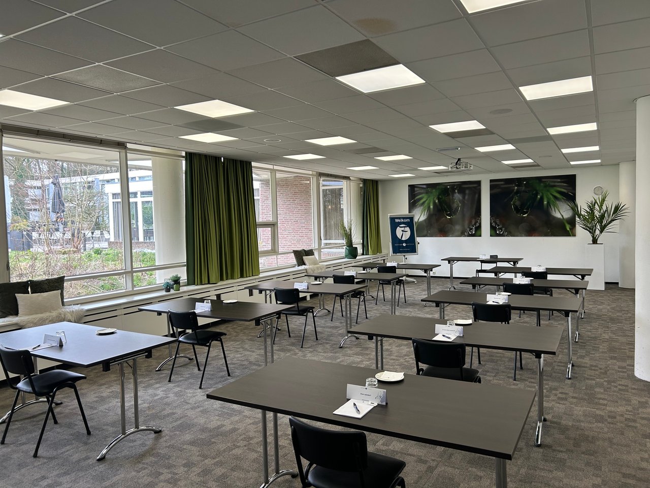 meeting room 1 (1)