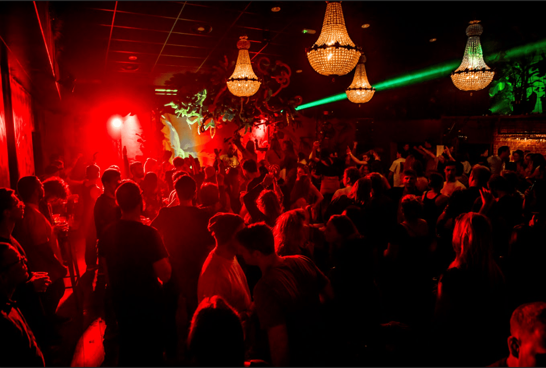 Kleine zaal party