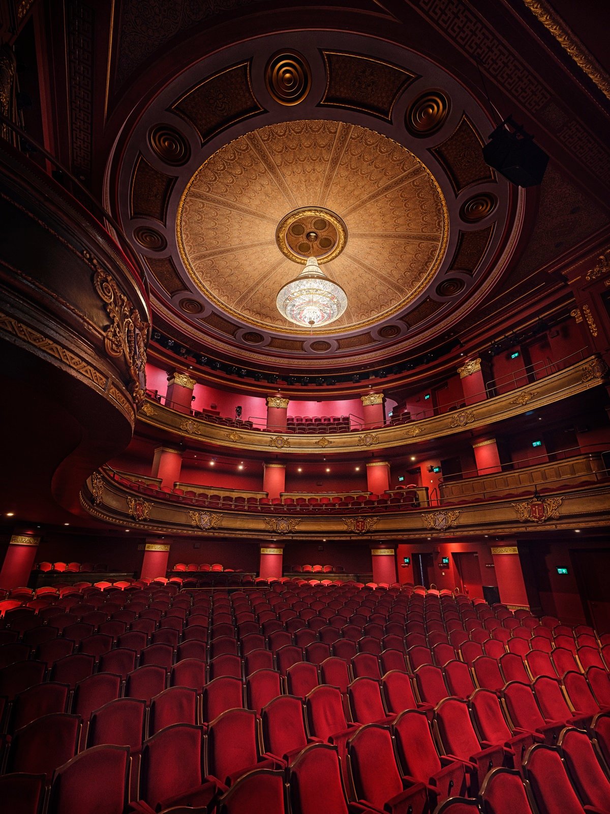 Stadsschouwburg-haarlem-theaterzaal-7.jpg