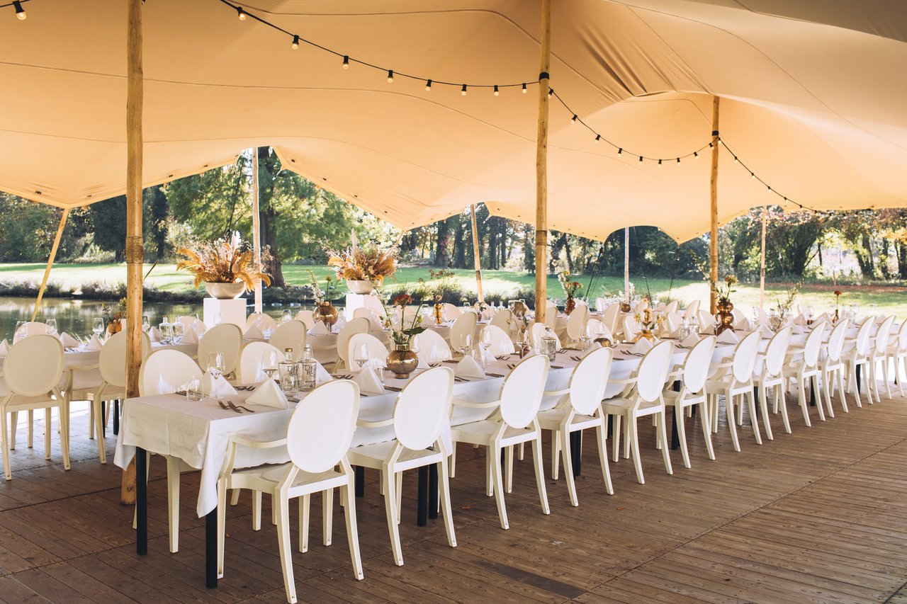 Dineropstelling Tent Rechte Tafels