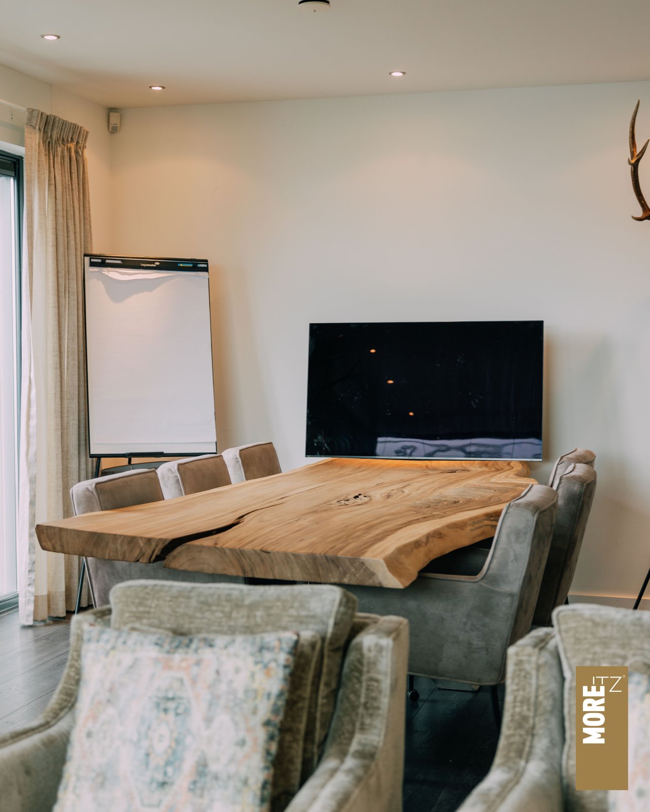 huiskamer 1.jpg