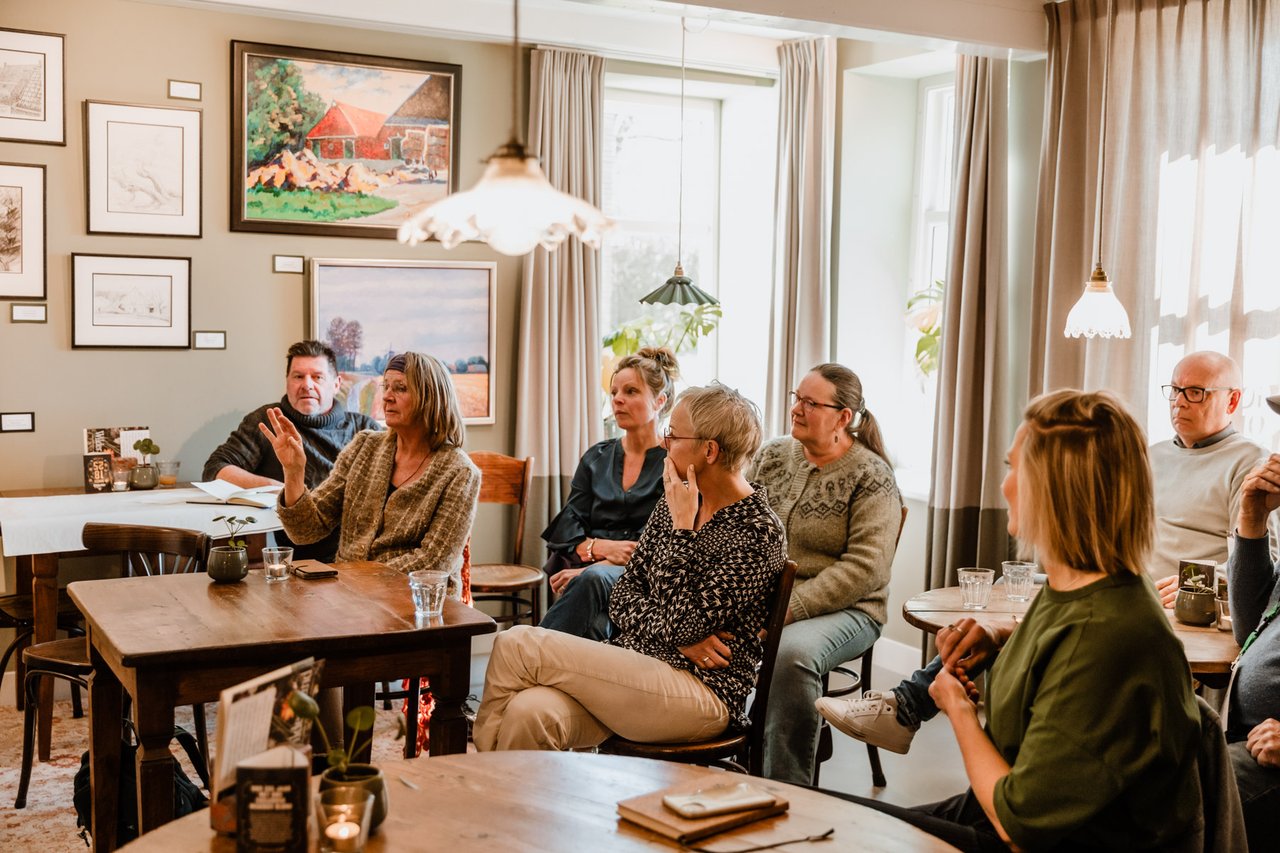 Bijeenkomst in dagcafé (1)