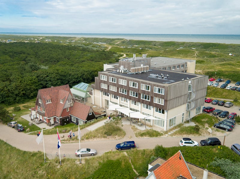 Hotel-opduin-texel-ligging-zee.jpg