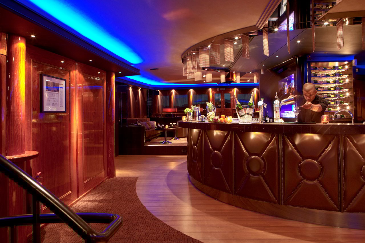 Bar Grace Kelly
