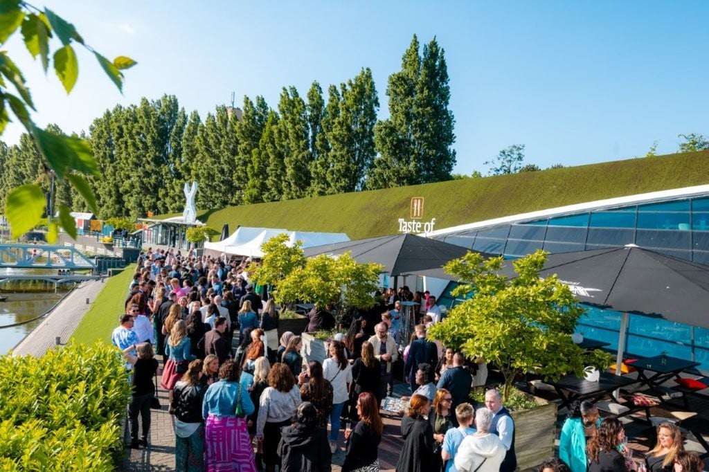 Terras Taste of Holland op een zonnige dag