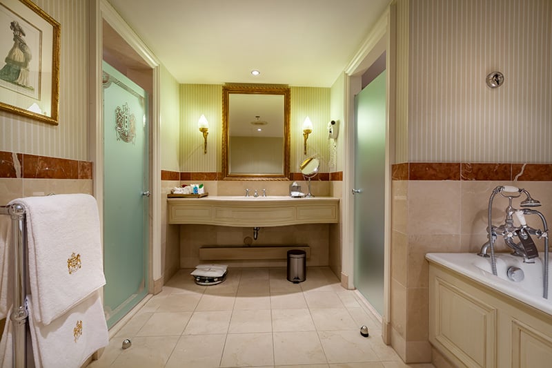 Executive Room Bathroom 2.jpg