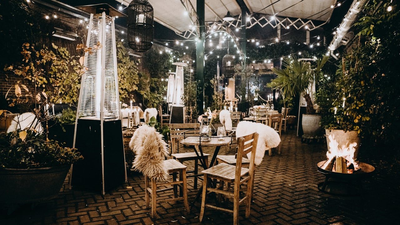 Aangeklede binnentuin winter