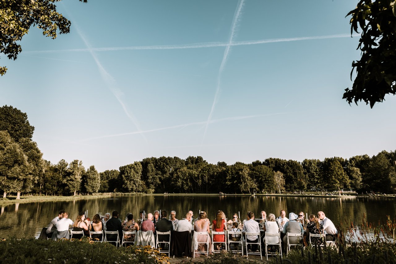 191224114445.Trouwauto-voor-de-deur.1.resized.1280x0