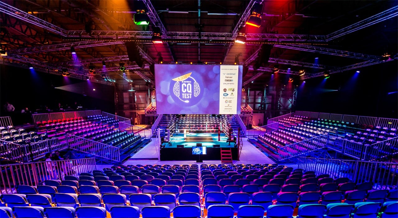 Spelshow in Hangaar2