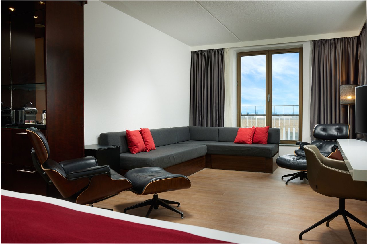 Junior Suite (2).jpg